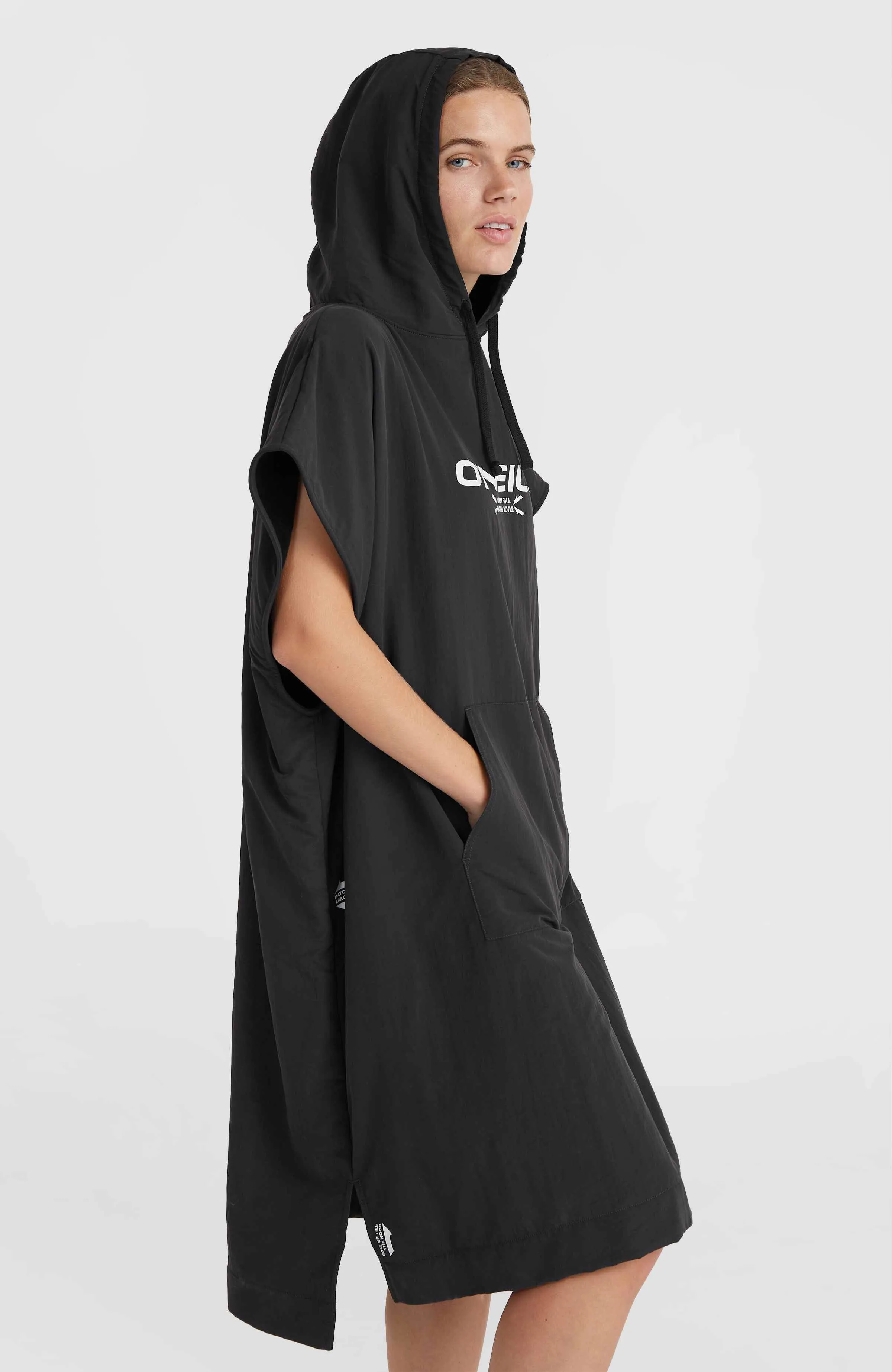 O'Neill TRVLR Series Water-Repellent Poncho | Black Out