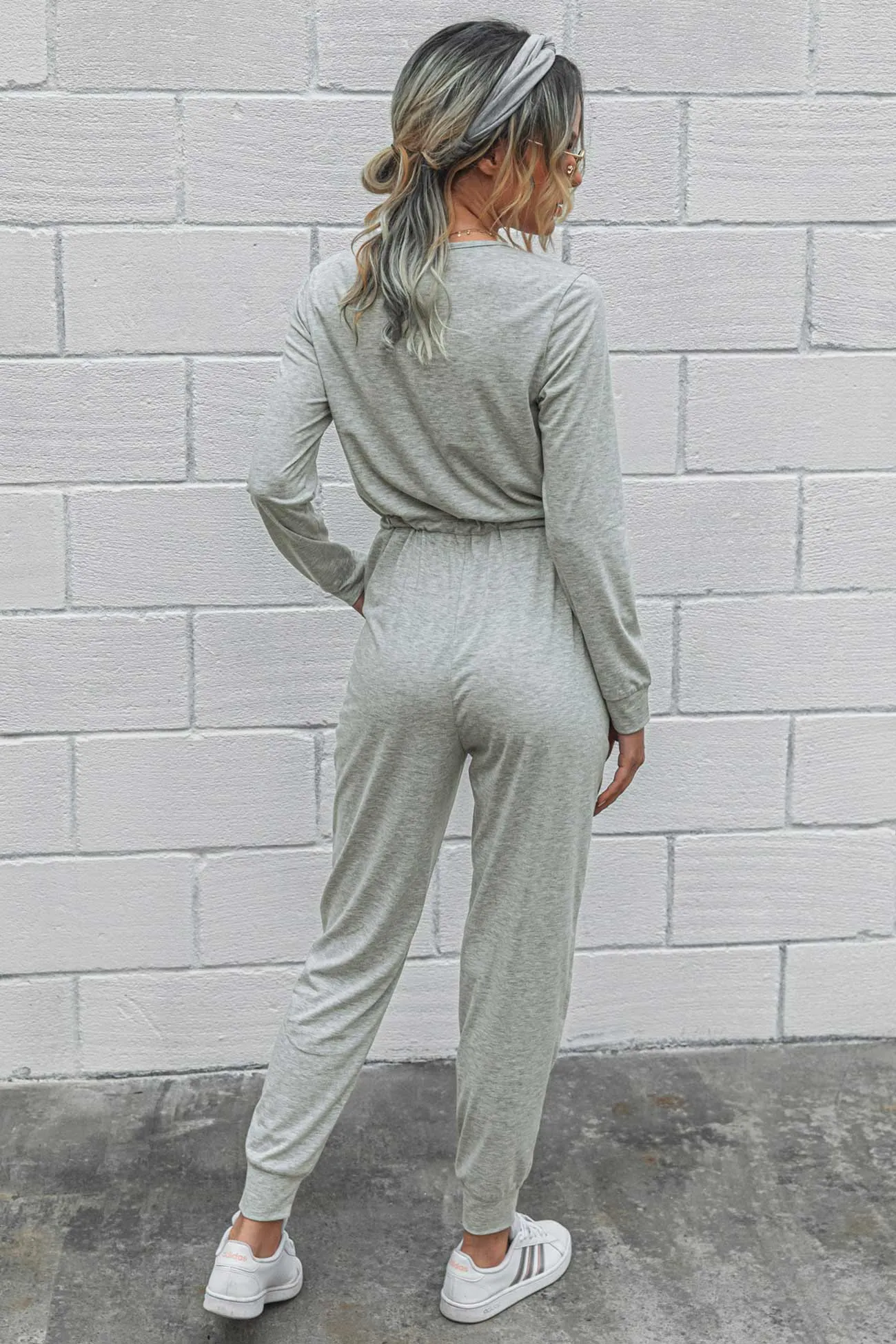 V Neck Solid Color Tie-Waist Jumpsuits