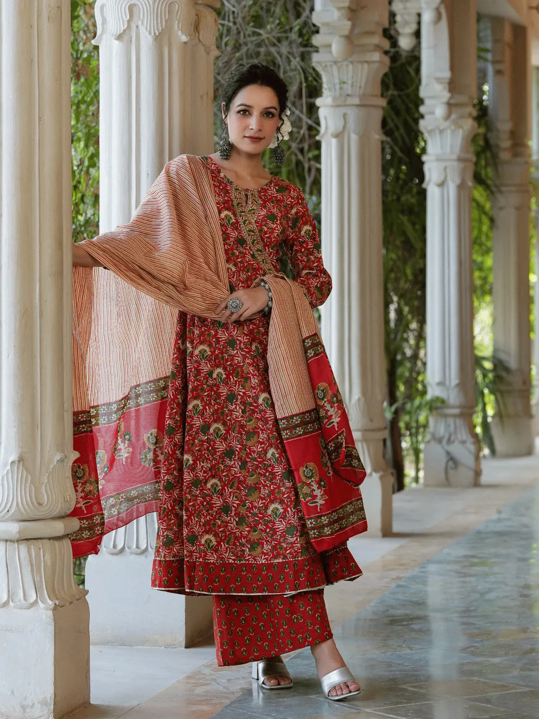 Women Red Cotton Kurta Set With Dupatta